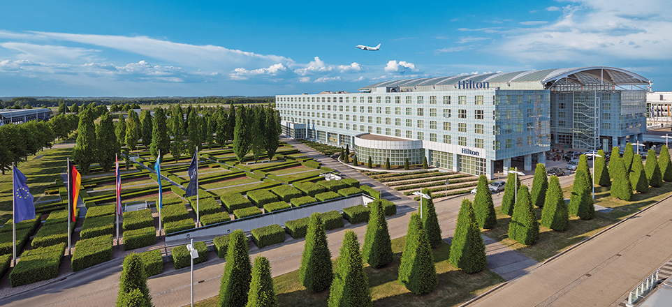 Gesamtaufnahme vom Hilton Hotel