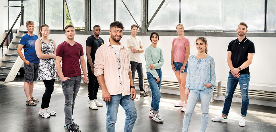 Gruppenfoto in Gebäude
